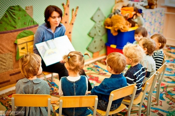 «Это командная работа»: Как родители и воспитатели участвуют в дистанционном обучении
