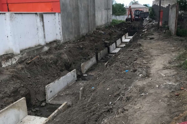 «Решим проблему затопляемости»: В Чадыр-Лунге ведутся работы по благоустройству канала Желябова
