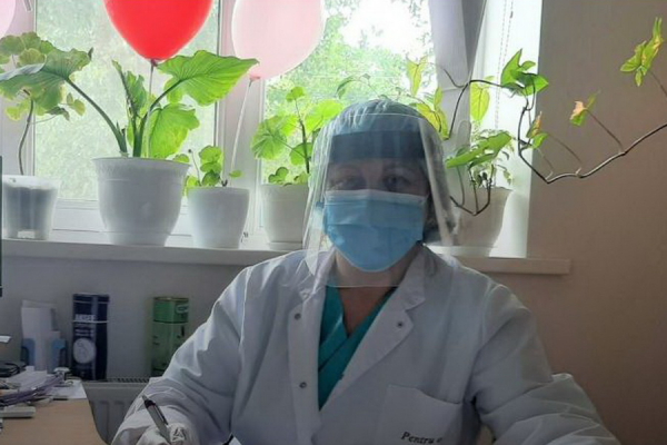 «Лечиться можно и дома». Глава Центра здоровья Авдармы призвала не бояться говорить о коронавирусе