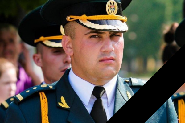 «Погиб, защищая своего подчиненного». НСГ почтило минутой молчания память погибшего офицера из Дезгинжи
