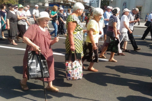 Пенсионеры в стране получат помощь от правительства