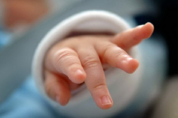 «Заболел в первые дни жизни»: в Комрате младенца лечат от COVID-19