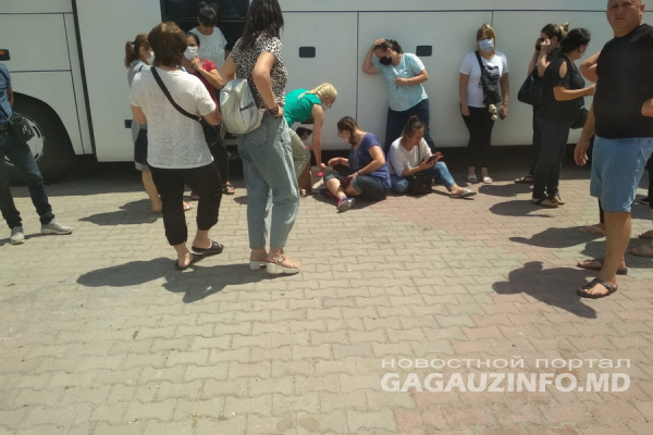 Автобус, в котором есть и жители Гагаузии, не может пересечь границу в Болгарии