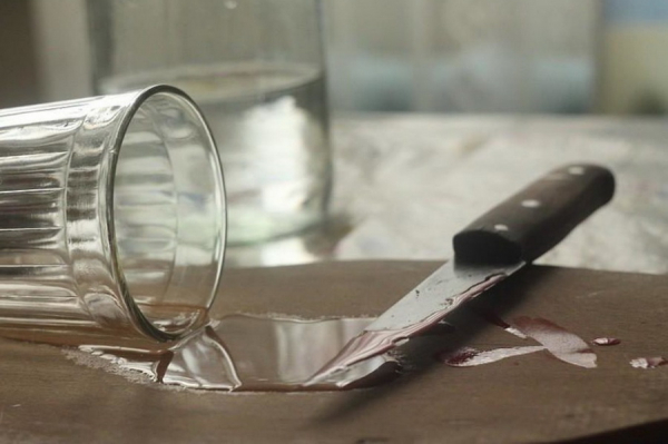 Выпил и схватился за нож: мужчину ждёт суд за попытку убить родного брата