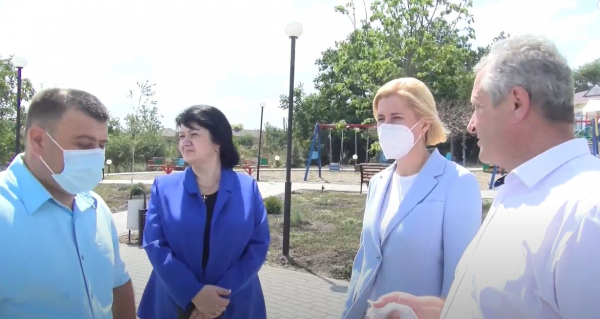LIVE: Башкан осматривает строящийся парк в Конгазчике