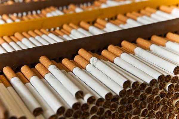 Сигареты запрещено выставлять на витрины магазинов и торговых точек