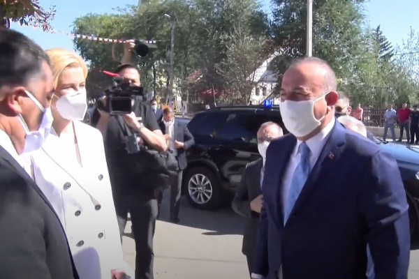 LIVE: Встреча в Комрате главы МИД Турции