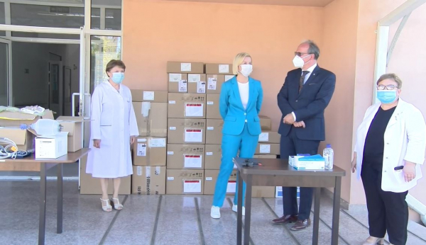 LIVE: Румыния дарит медоборудование больнице Комрата