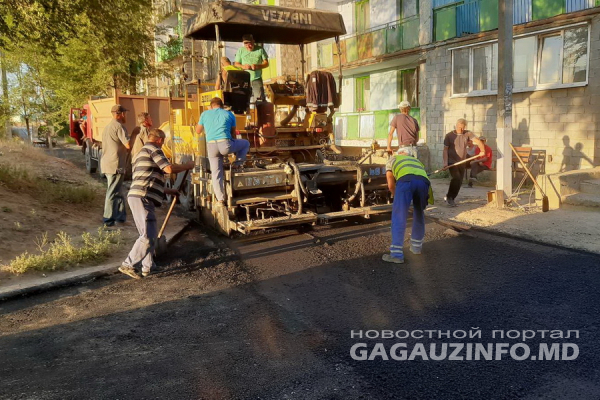 «Асфальтируем дороги в жилых районах»: Николай Дудогло рассказал о работах в Буджаке