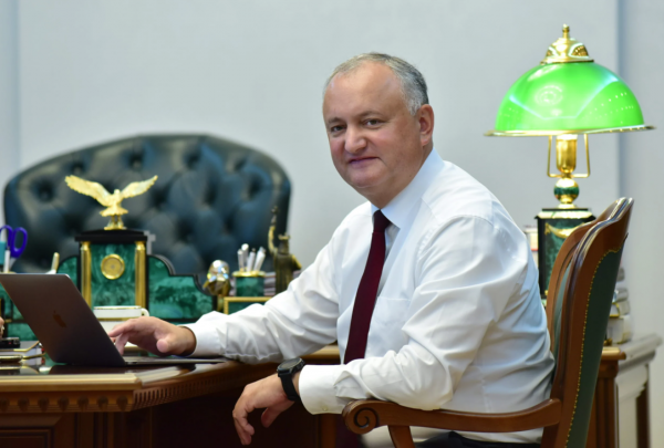 Игорь Додон зарегистрировался в качестве кандидата в президенты