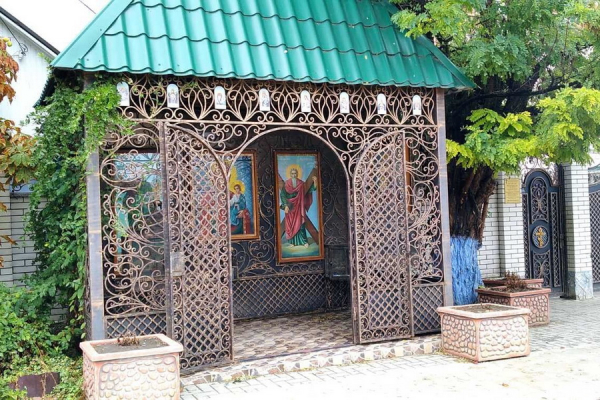 Неизвестные ограбили часовню у женского монастыря в Комрате