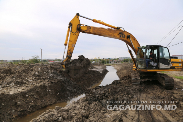 В Комрате идут работы по очистке и углублению поймы реки Ялпуг