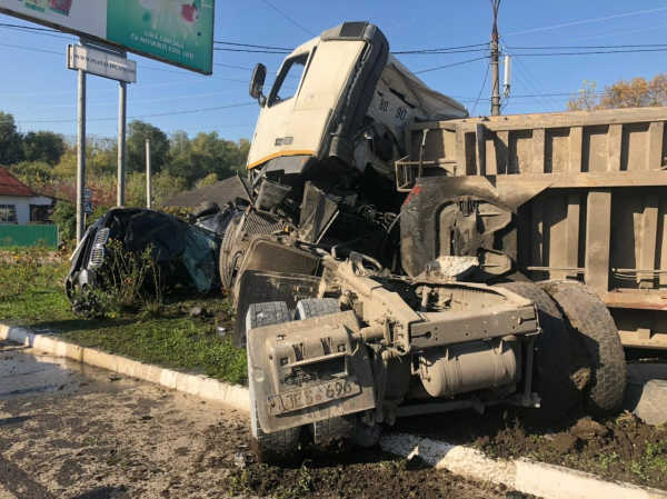 Жуткое ДТП в Бричанах: грузовик, у которого отказали тормоза, протаранил несколько автомобилей