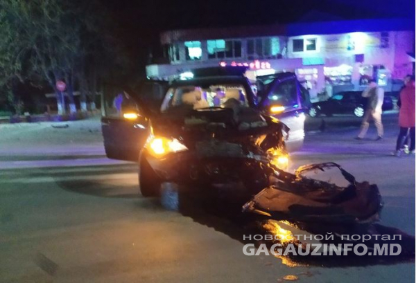 В Вулканештах в ночном ДТП столкнулись три автомобиля