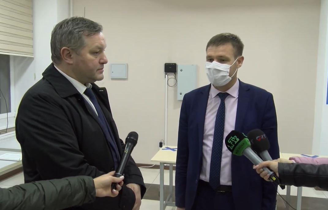 LIVE: Международные наблюдатели посещают избирательные участки в Комрате