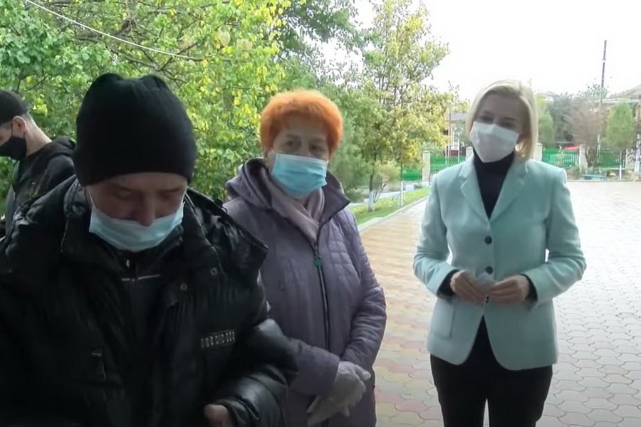 LIVE: Ирина Влах голосует на выборах Президента