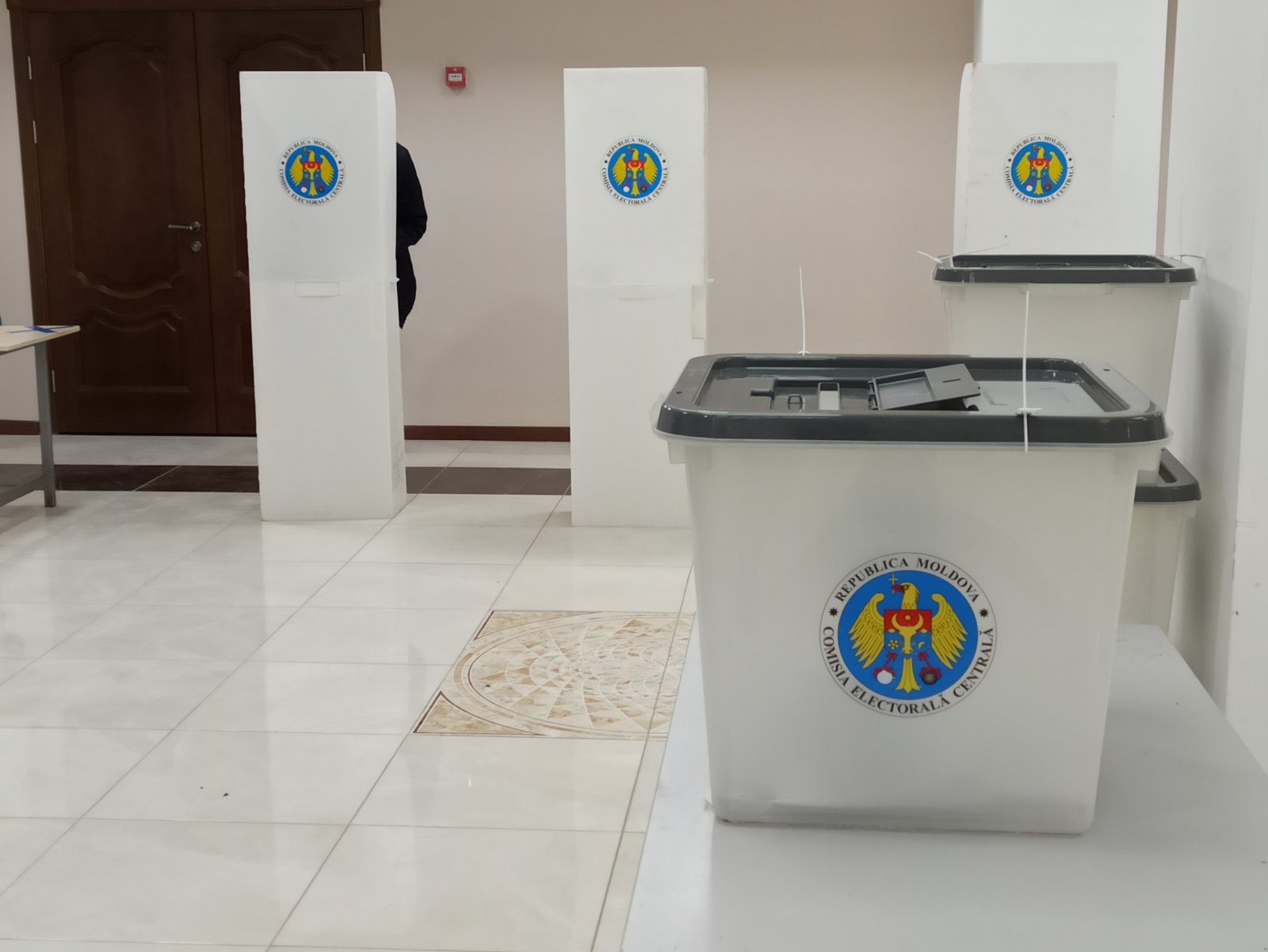 Выборы президента: избирательные участки в Гагаузии открылись вовремя