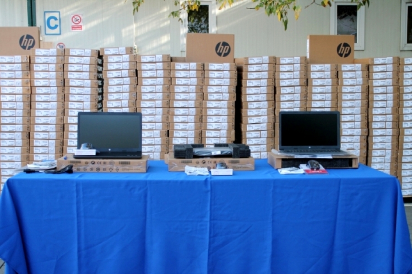 Учебные заведения Гагаузии получат более сотни новых ноутбуков