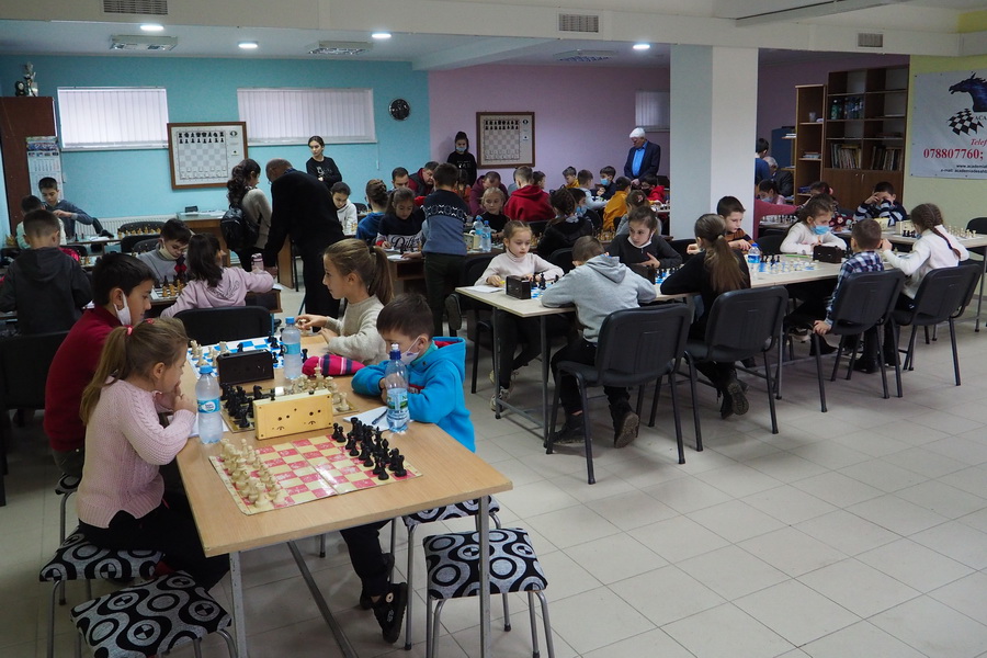Младшему – всего 5 лет. Шахматный турнир в Комрате собрал спортсменов со всей страны