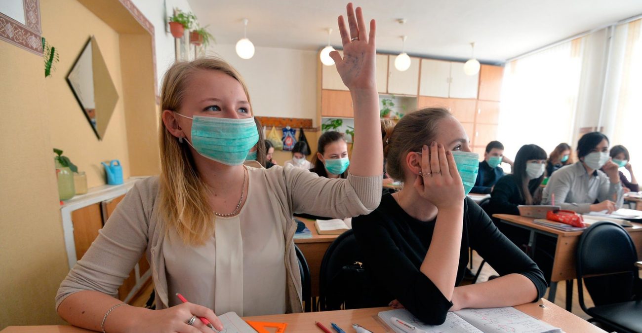 Учеников в школах обяжут носить маски