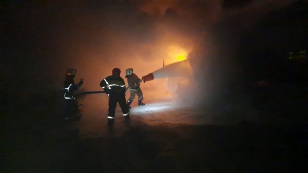 Ночное ЧП в Вулканештах: пожарные тушили горящий бензовоз