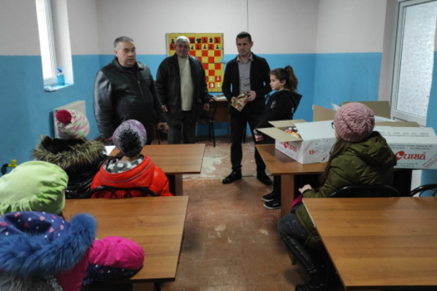Более 100 детей в Гайдарах получили сладкие подарки в канун Нового года. Узнай откуда?