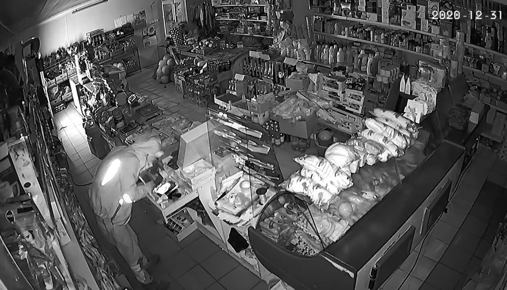 Новогоднее ограбление в Копчаке: преступники «обчистили» продуктовый магазин