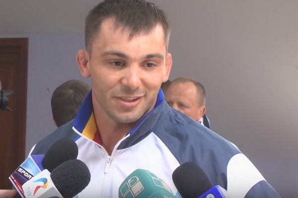Евгений Недялко завоевал бронзу по итогам турнира по вольной борьбе во Франции