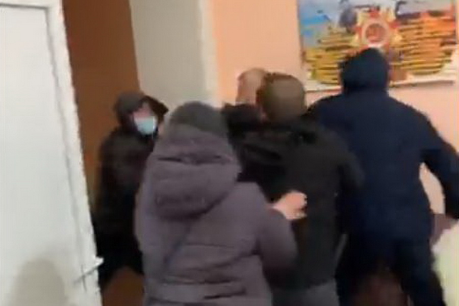 «Такое уже было в Украине». С чем связано избиение примара села Кирсово – мнение экспертов
