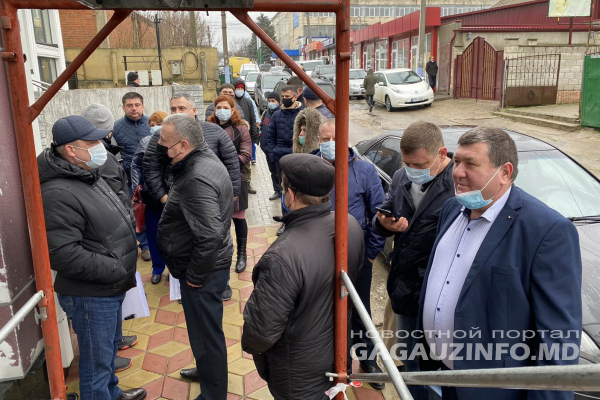 Очередь в ЦИК Гагаузии: для чего кандидаты идут в НСГ?
