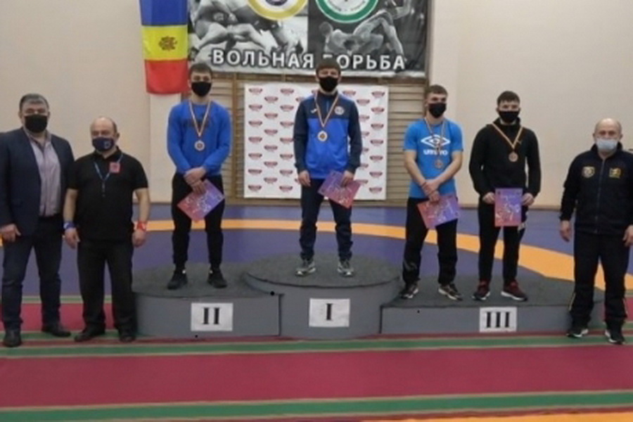 Гагаузские борцы завоевали медали на чемпионате Молдовы по вольной борьбе