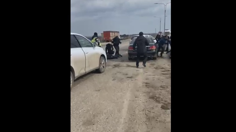 Двух членов преступной группировки задержали на трассе Кишинёв-Бельцы