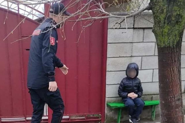 Потерялся в Комрате. Карабинеры помогли ребенку найти родителей