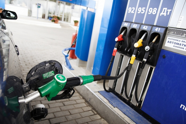 Очередной рост: цена на литр бензина приблизилась к 20 леям