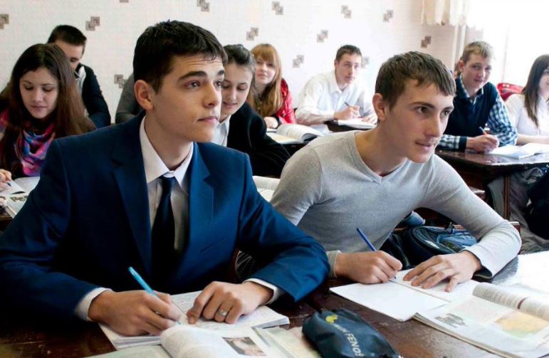Ученики просят отменить экзамены на степень Бакалавра