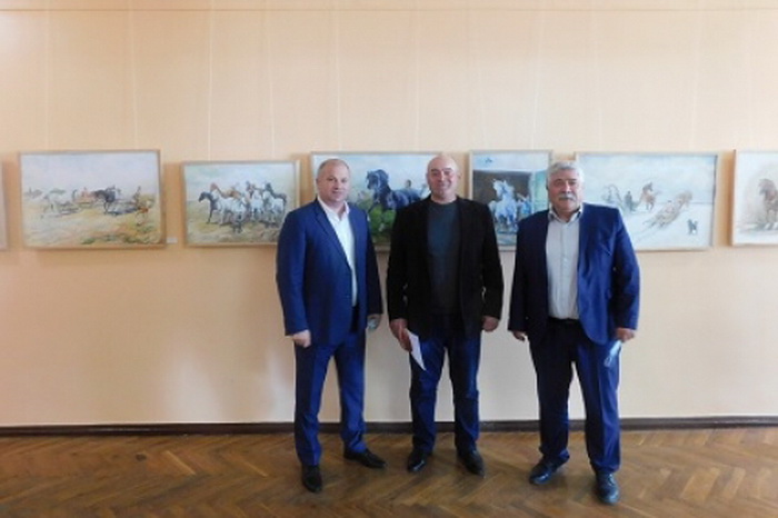К празднику «Хедерлез»: в Чадыр-Лунге открылась выставка картин Константина Келеш