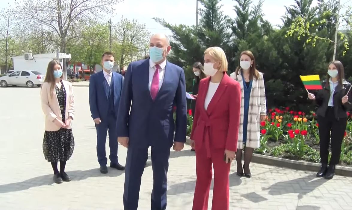 LIVE: Открытие солнечных панелей в колледже Комрата