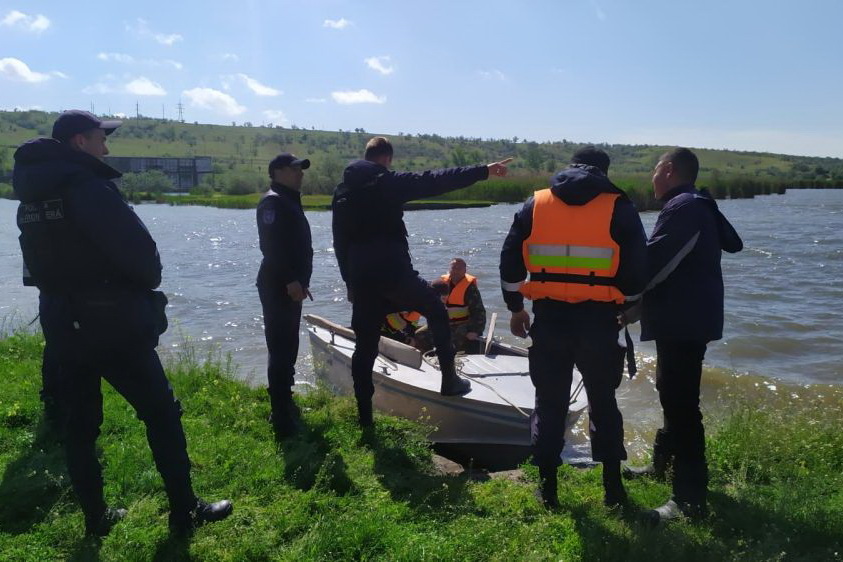 Поисковая операция в Гагаузии: пропавшего мужчину ищут жители, полиция и спасатели
