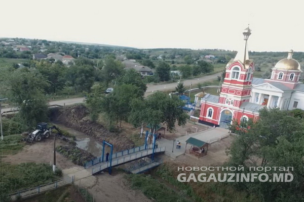 ГАГАУЗИЯ СЕГОДНЯ: В Казаклии новый мост соединил парк и церковь