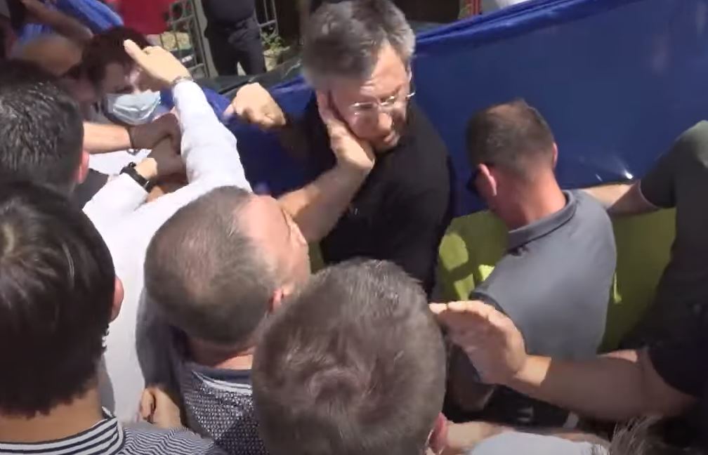 Протест AUR перед офисом ПСРМ: Киртоакэ ударили по лицу