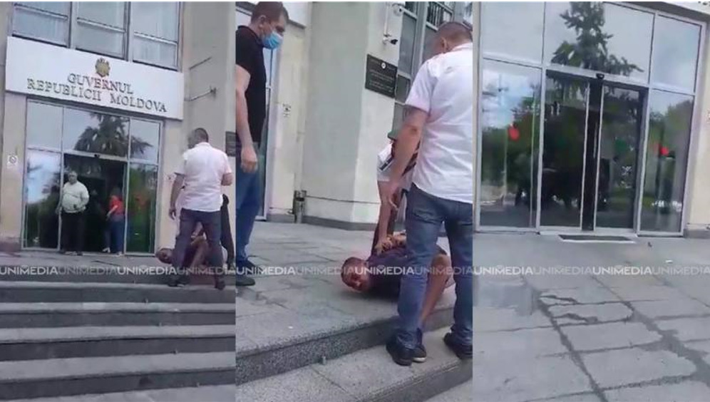 В Кишиневе мужчина разбил окно в здании правительства