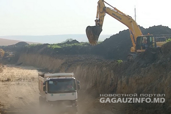 Строительство противопаводковой дамбы завершается в Комрате