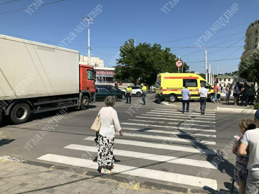 В Тирасполе Скорая помощь попала в ДТП с фурой