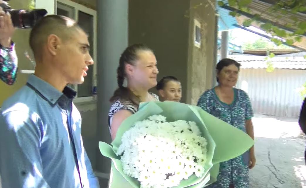 LIVE: Ирина Влах посещают семью Кысаджик в Етулии