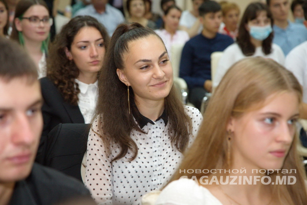 «Хочу быть полезной Гагаузии»: Лучшие выпускницы автономии рассказали о своих планах на будущее