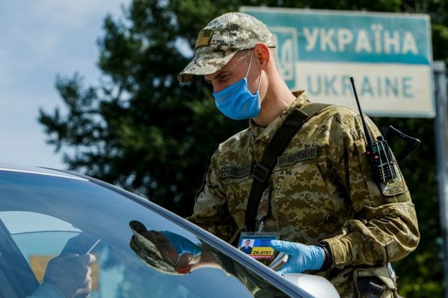 Украина упростила правила въезда в страну для иностранцев