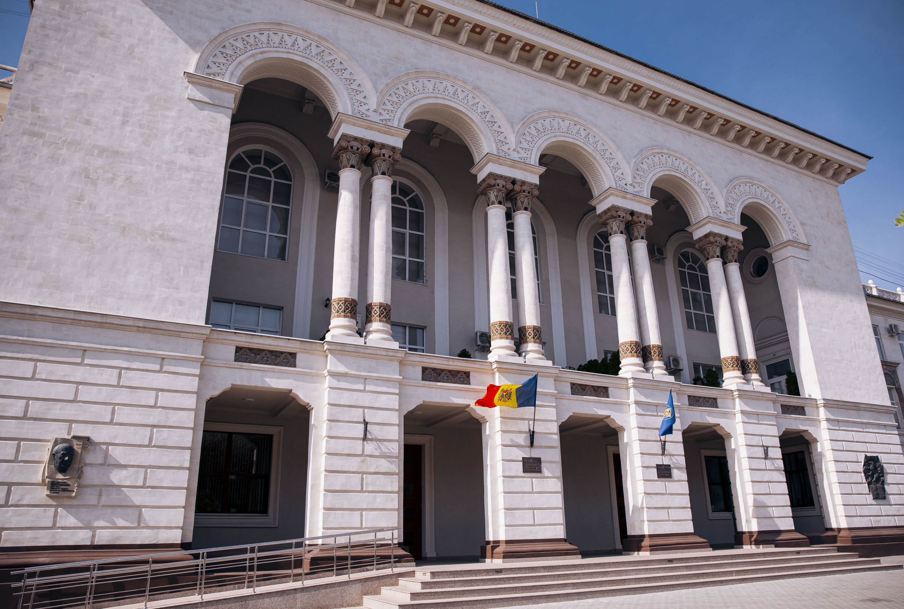Политолог: Генпрокурор Стояногло «мешает жить» правительству Гаврилица