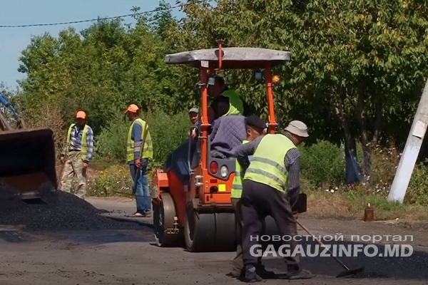 Подрядчик рассказал, когда в Ферапонтьевке завершится ремонт разбитого участка дороги