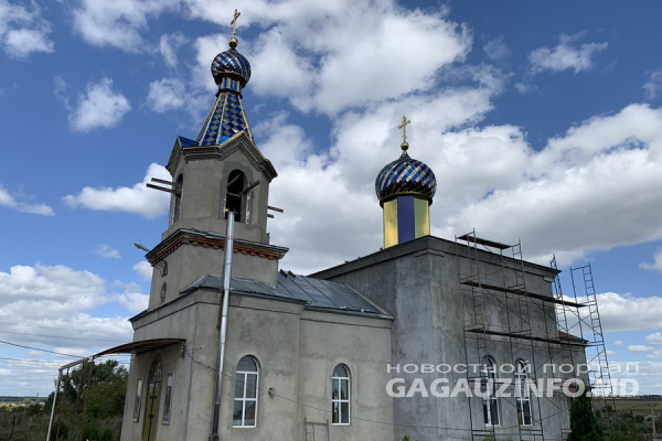 В Конгазчике идет реконструкция местного храма