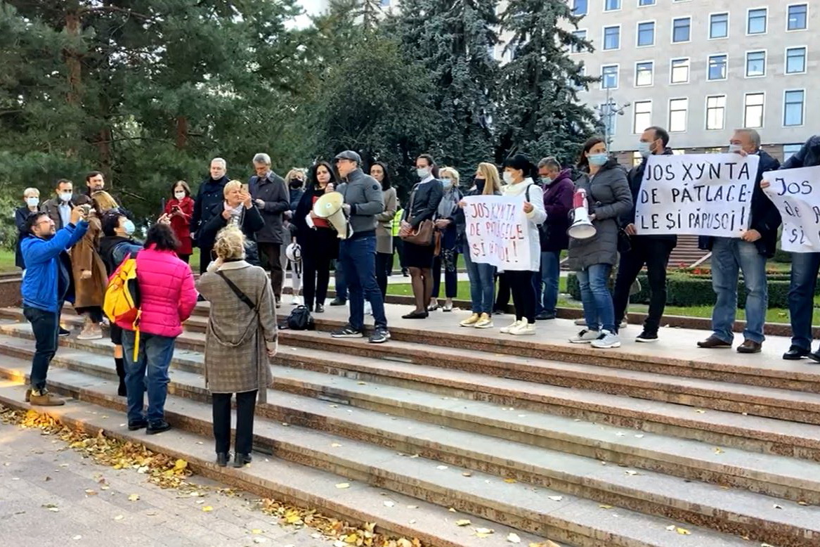 Акция в поддержку Александра Стояногло прошла у парламента в Кишиневе